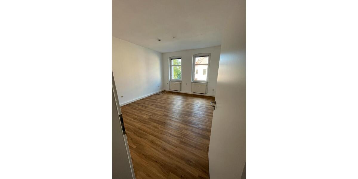 Etagenwohnung Eisenberg - 1 Zimmer, 63 m&sup2;, 400&euro; | Angebot:25935105