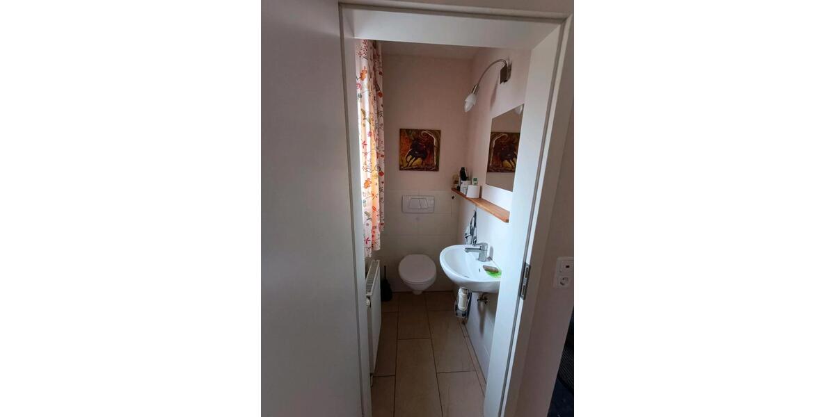 Einfamilienhaus Stadtoldendorf - 9 Zimmer, 130 m&sup2;, 1.200&euro; | Angebot:25843296