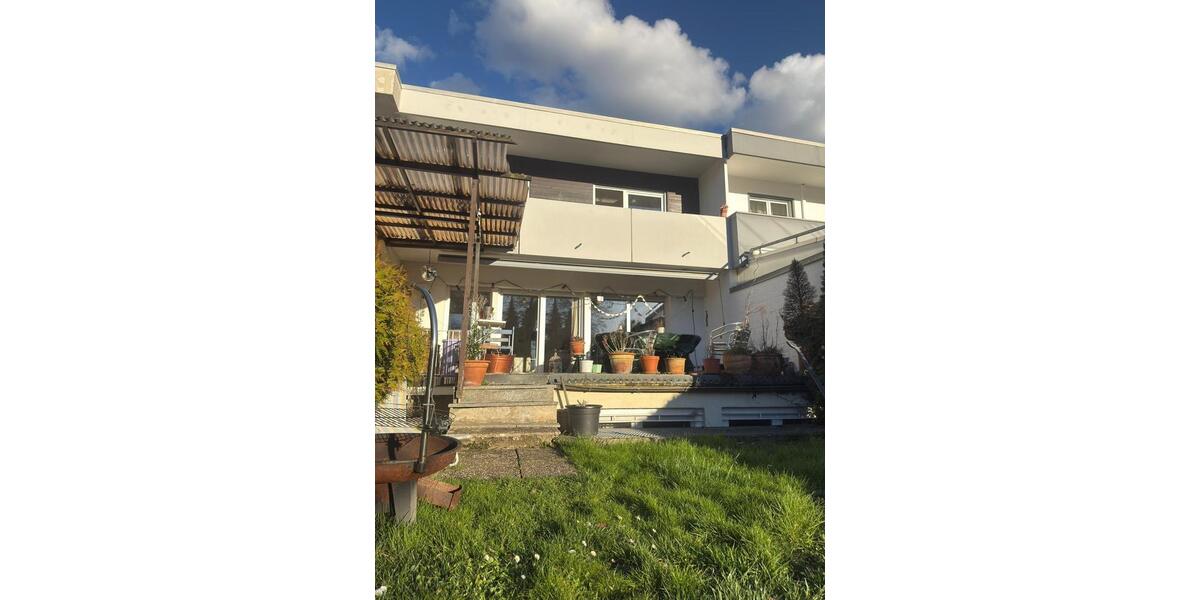 Etagenwohnung Freiburg im Breisgau Betzenhausen - 7 Zimmer, 160 m&sup2;, 1.800&euro; | Angebot:26336081