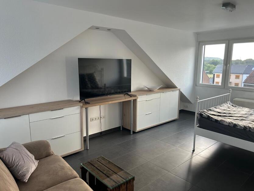 Moderne,möblierte Wohnung .
