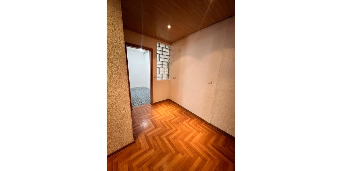 Etagenwohnung Eschenburg - 3 Zimmer, 100 m&sup2;, 700&euro; | Angebot:26201198