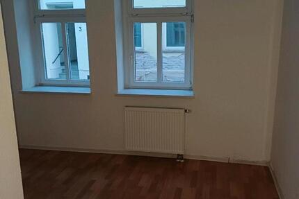 Wohnung Groitzsch - 2 Zimmer, 40 m&sup2;, 240&euro; | Angebot:25951427