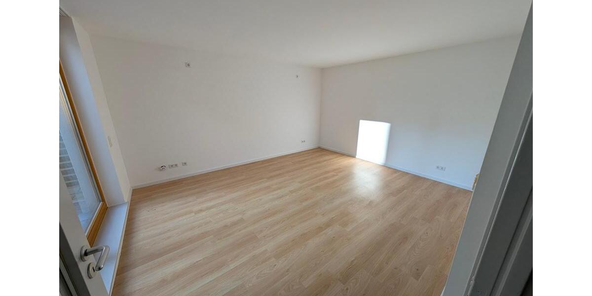 Erdgeschoßwohnung Detmold - 4 Zimmer, 110 m&sup2;, 1.190&euro; | Angebot:25545186