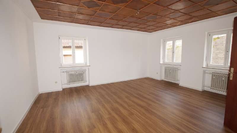 Etagenwohnung Straubing - 4 Zimmer, 103 m&sup2;, 700&euro; | Angebot:25904941