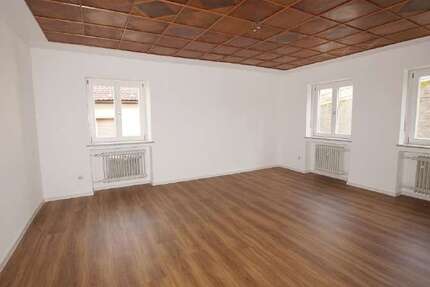 Wohnung Straubing - 4 Zimmer, 103 m&sup2;, 700&euro; | Angebot:25904941