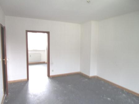 Dachgeschoßwohnung Essen Huttrop - 3.5 Zimmer, 49 m&sup2;, 400&euro; | Angebot:25209211