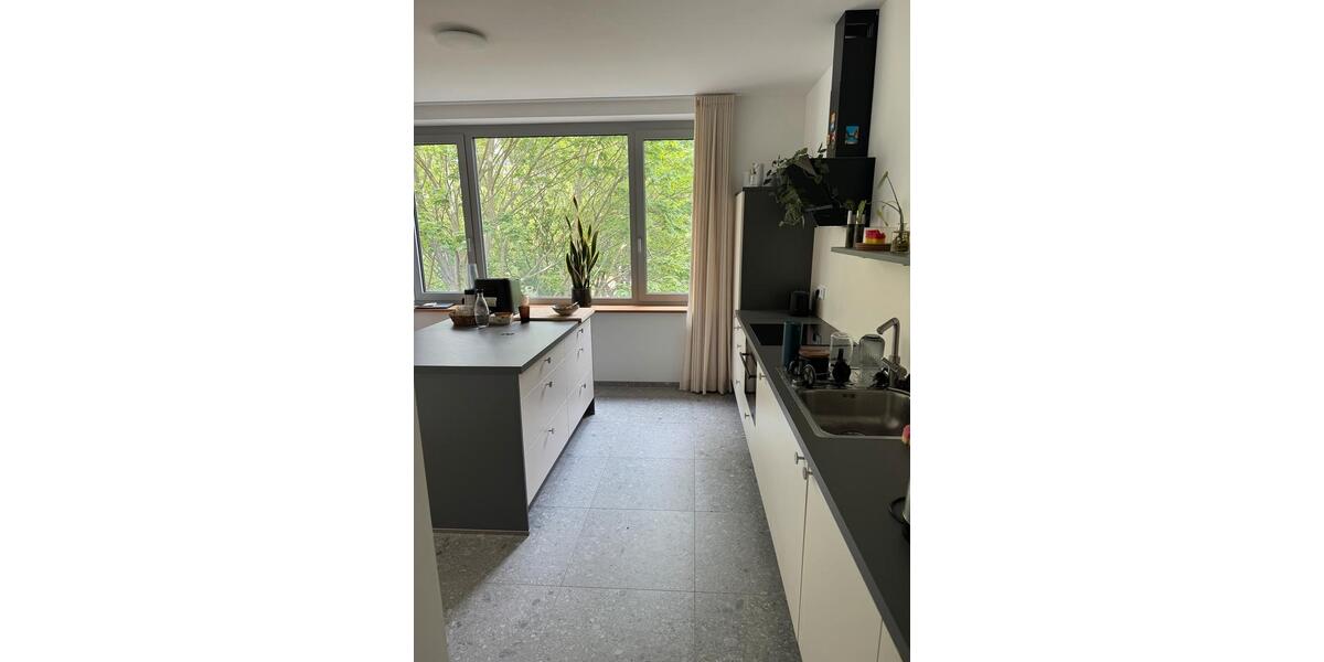 Etagenwohnung Berlin Mitte - 2.5 Zimmer, 80 m&sup2;, 2.100&euro; | Angebot:26645860
