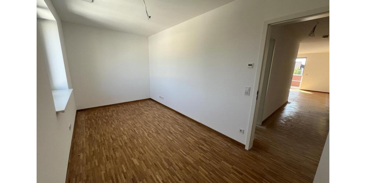 Etagenwohnung Sömmerda - 3 Zimmer, 97 m&sup2;, 1.258&euro; | Angebot:22779654