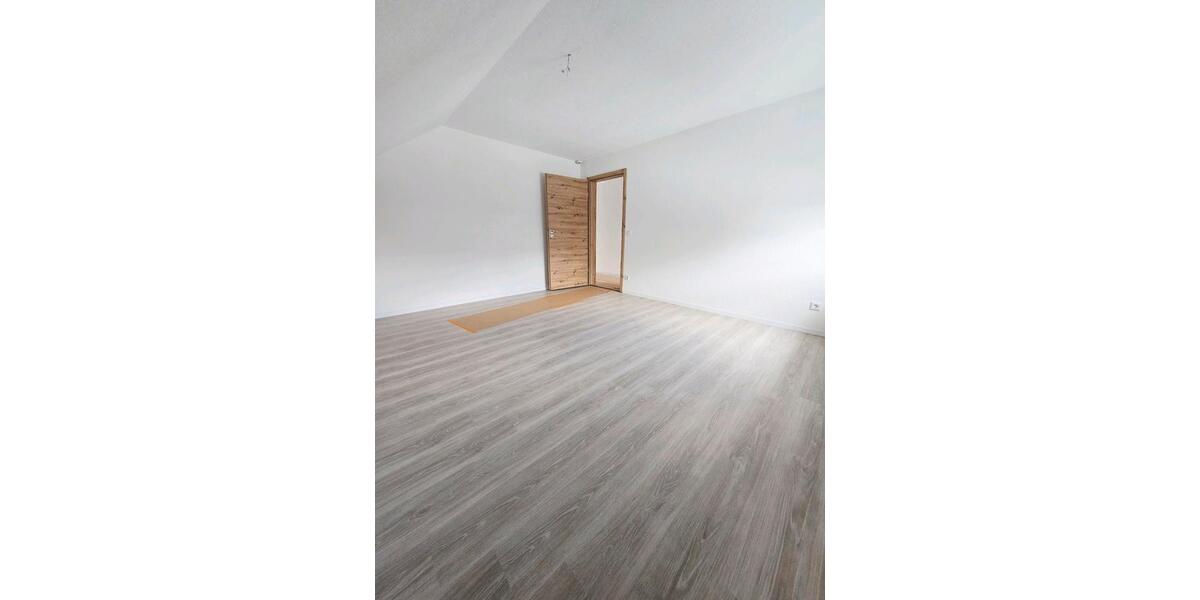 Dachgeschoßwohnung Fellheim - 3 Zimmer, 88 m&sup2;, 1.220&euro; | Angebot:26606074