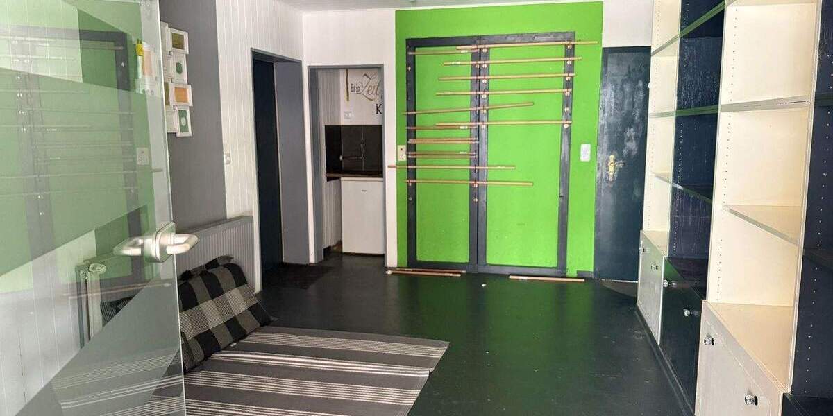 Gewerbeobjekt Beverungen - 4 Zimmer, 135 m&sup2;, 700&euro; | Angebot:25665635