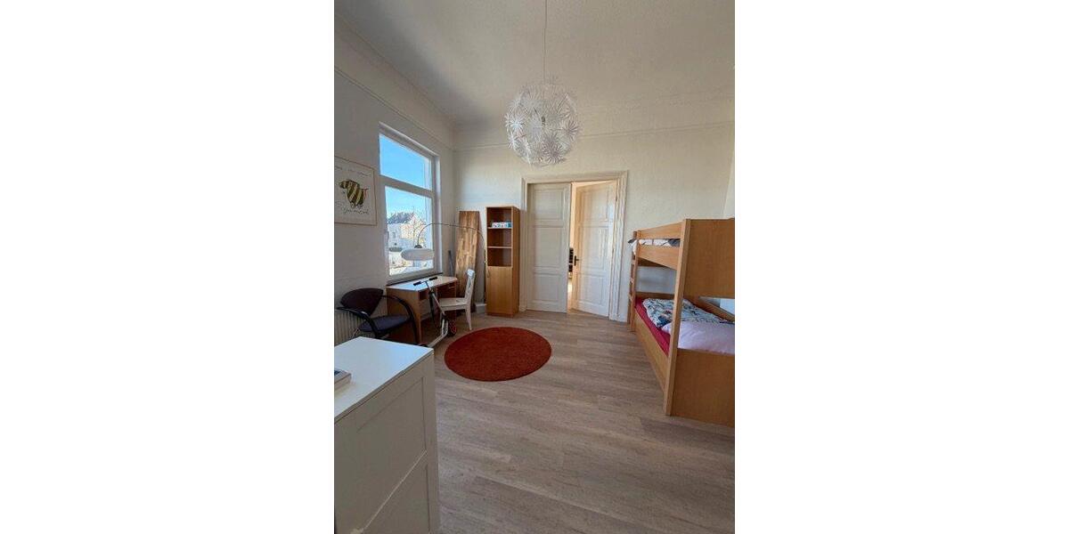 Etagenwohnung Wilhelmshaven - 5 Zimmer, 145 m&sup2;, 1.200&euro; | Angebot:26382279