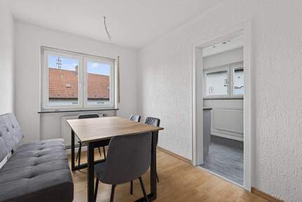 Teilmöblierte 5 Zimmerwohnung mit 2 Balkonen in Karlsruhe-Knielingen ab sofort zu vermieten 5 zimmer