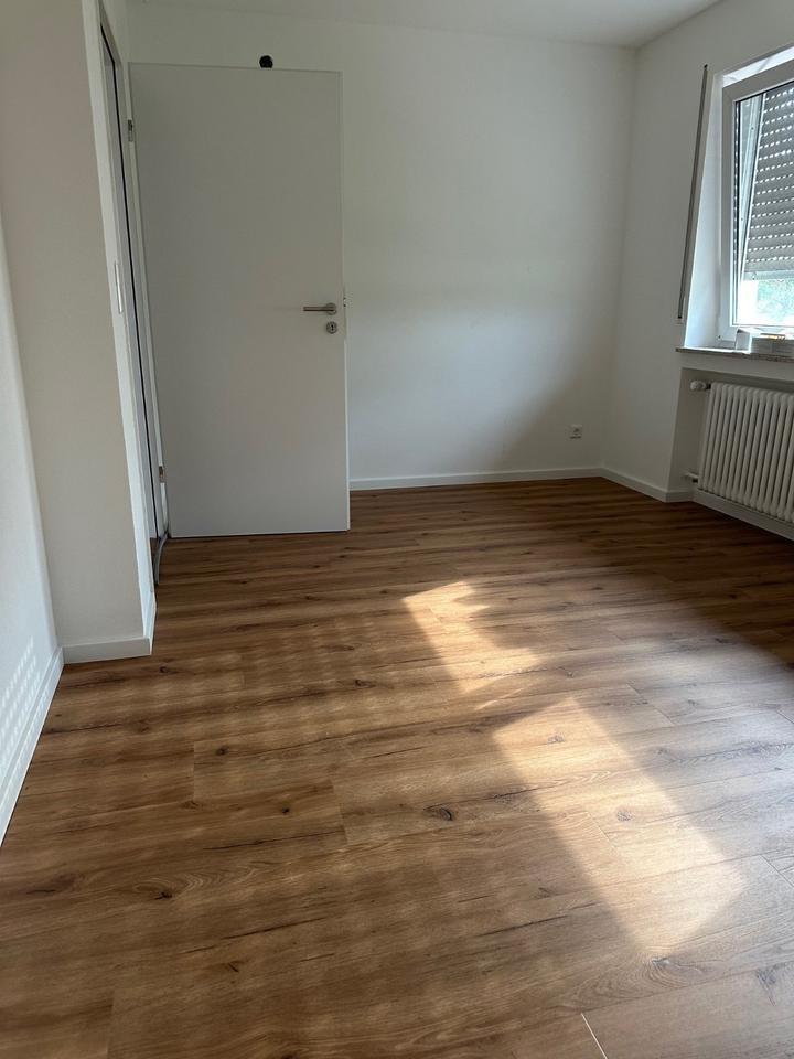 4-Zimmer-Wohnung – frisch renoviert mit Einbauküche & Stellplatz