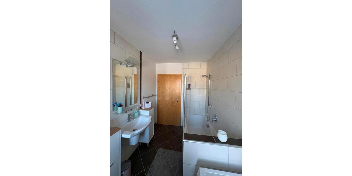 Etagenwohnung Marklkofen - 3 Zimmer, 100 m&sup2;, 800&euro; | Angebot:24574230