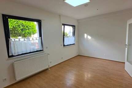 Wohnung Solingen Mitte - 1 Zimmer, 25 m&sup2;, 320&euro; | Angebot:27278492