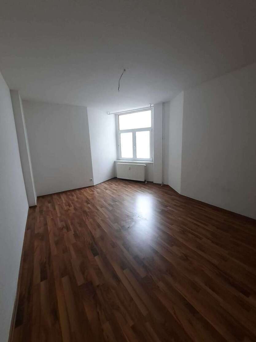 großzügige 3 Zimmer-Wohnung mit Einbauküche *ideal für WG oder Familien* 3 zimmer