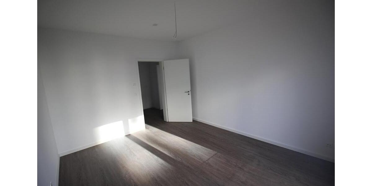 Erdgeschoßwohnung Schwerin Altstadt - 3 Zimmer, 110 m&sup2;, 1.650&euro; | Angebot:24495567