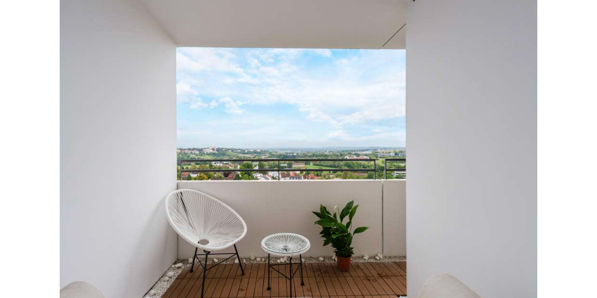 Möbliertes Penthouse im 12. Stock mit Panorama & TG 2.5 zimmer