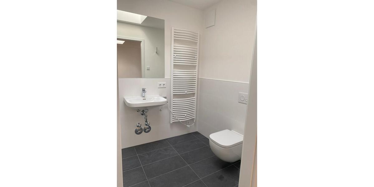 Erstbezug: 2,5 Zimmer mit Küche, Dachterrasse und TG 2.5 zimmer