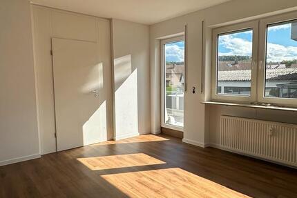 Moderne 4 Zimmer Wohnung- Erstbezug in 73457 Essingen