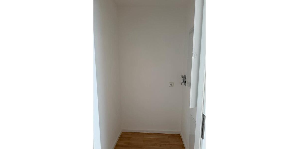 Erdgeschoßwohnung Mönchengladbach Nord - 1 Zimmer, 38 m&sup2;, 725&euro; | Angebot:25792070