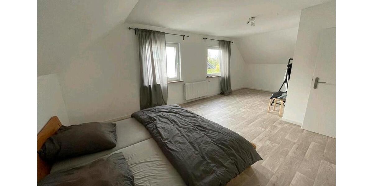 Dachgeschoßwohnung Riedstadt - 2 Zimmer, 77 m&sup2;, 830&euro; | Angebot:24893209