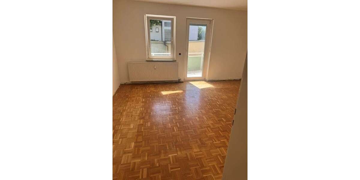 Etagenwohnung Rosenheim - 3 Zimmer, 67 m&sup2;, 733&euro; | Angebot:27429992