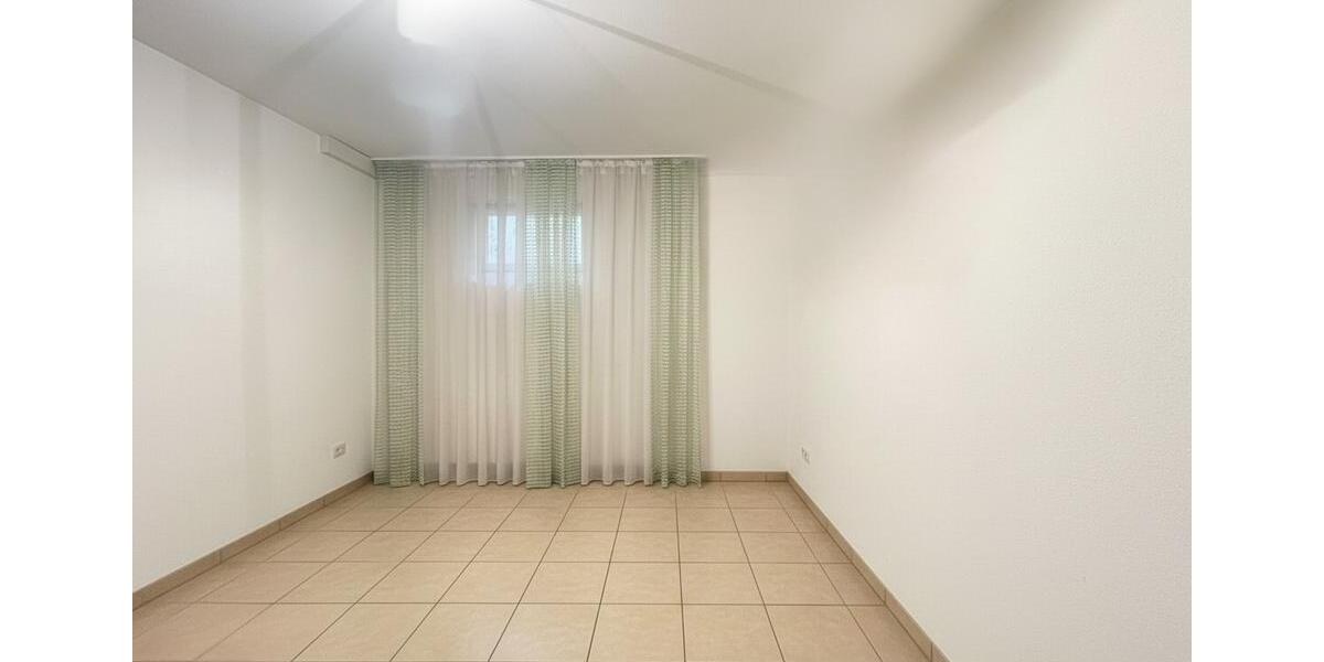 Doppelhaushälfte Nördlingen - 8 Zimmer, 161 m&sup2;, 1.670&euro; | Angebot:26564064