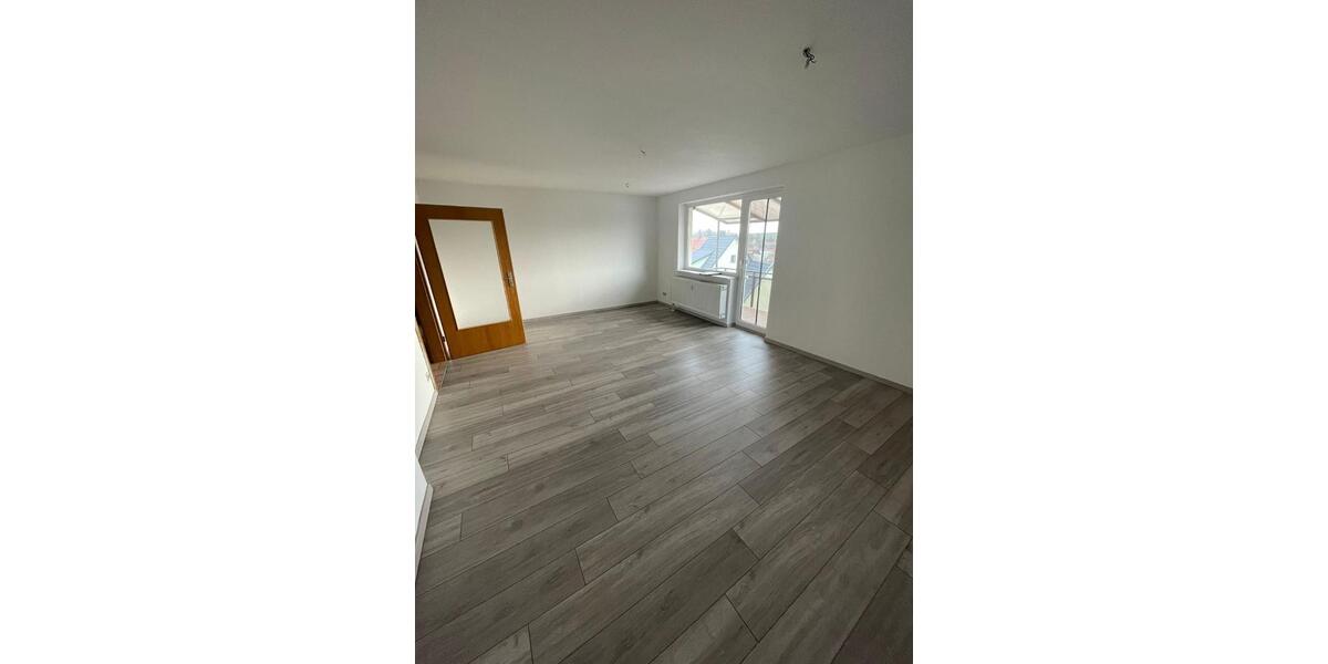 Etagenwohnung Menteroda - 3 Zimmer, 86 m&sup2;, 555&euro; | Angebot:25899239