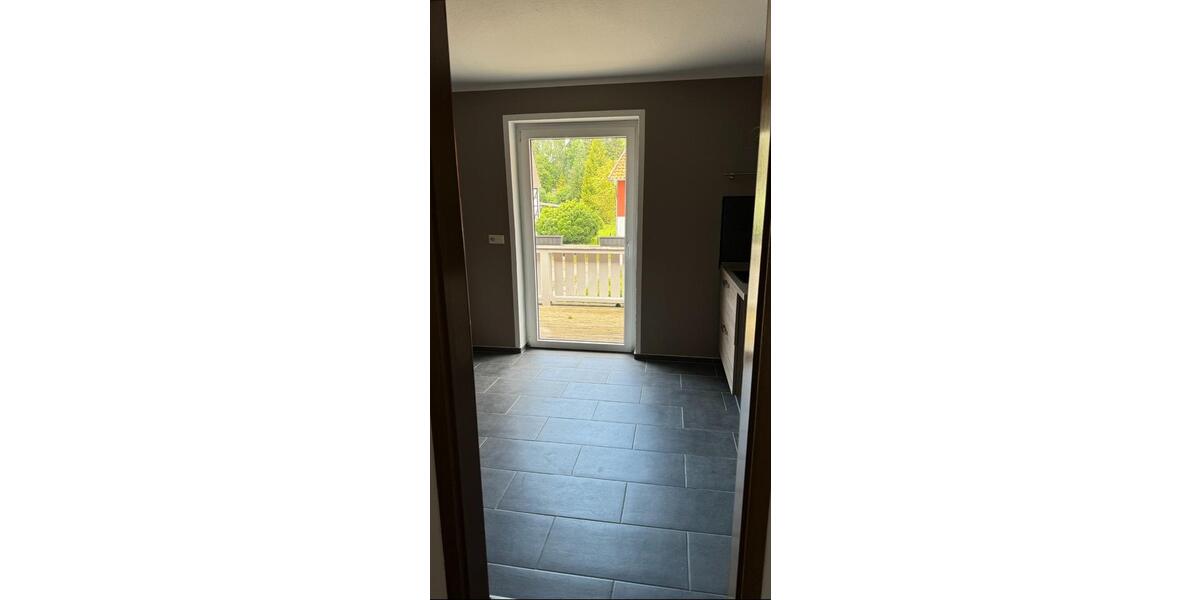 4-Zimmer Wohnung mit Balkon Einbauküche und separaten Eingang 4 zimmer