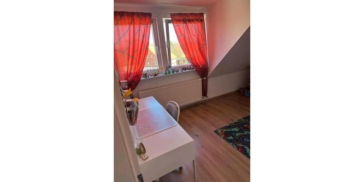 Dachgeschoßwohnung Bad Salzdetfurth - 4 Zimmer, 90 m&sup2;, 650&euro; | Angebot:25047514