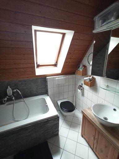 Etagenwohnung Eschenburg - 3 Zimmer, 100 m&sup2;, 800&euro; | Angebot:25715276