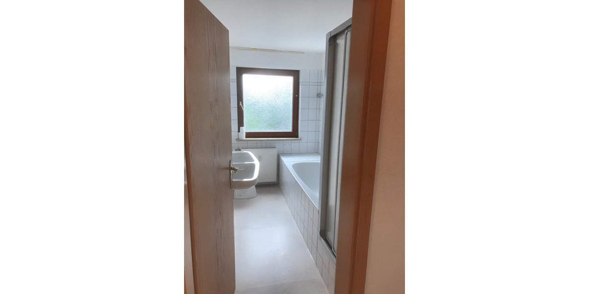 Helle 4-Zimmer-Wohnung ca. 95m²+Sonnenterrasse+ opt. mit Garten 4 zimmer