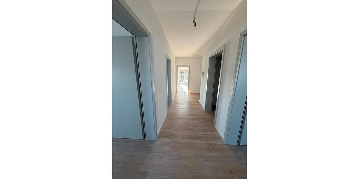 Etagenwohnung Wackersdorf - 3 Zimmer, 90 m&sup2;, 1.150&euro; | Angebot:24559475