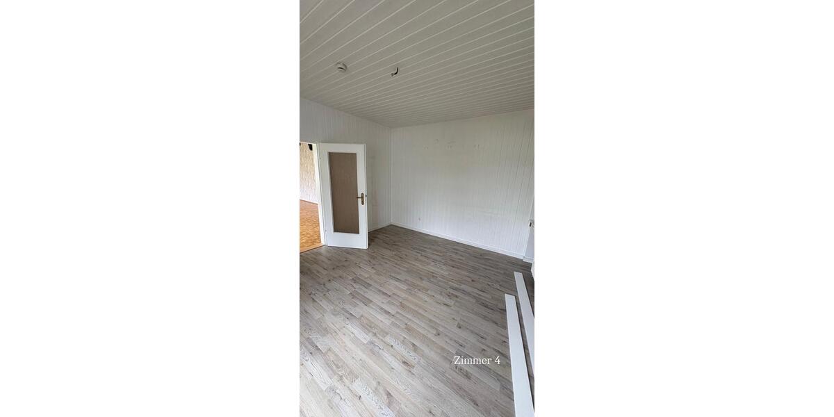 Erdgeschoßwohnung Hessisch Oldendorf - 5 Zimmer, 125 m&sup2;, 1.140&euro; | Angebot:26635555
