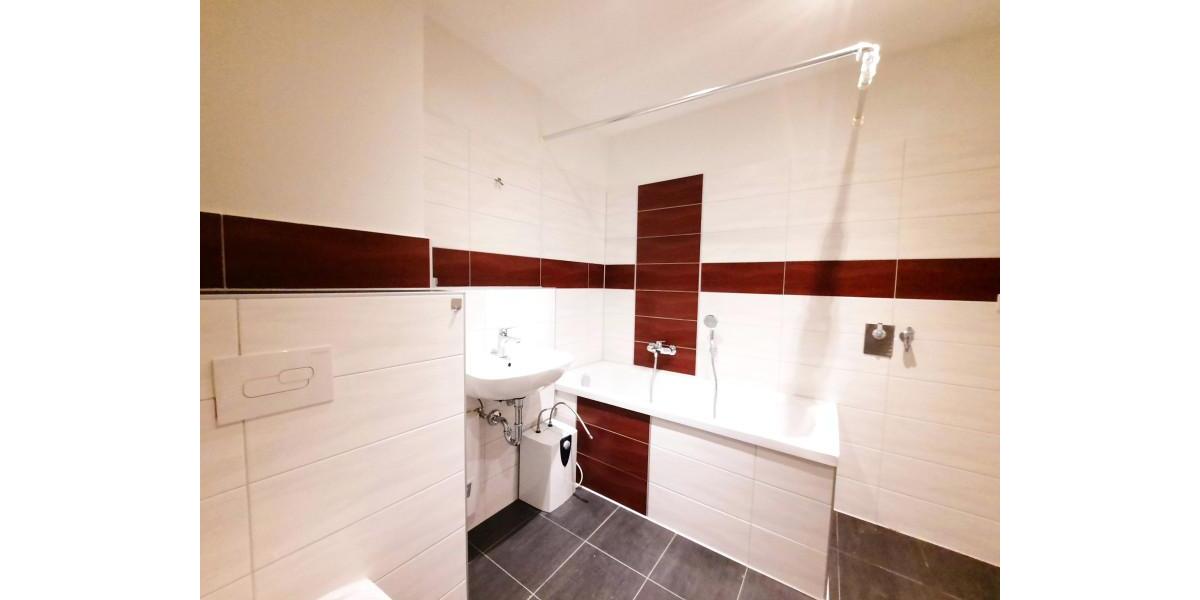 Dachgeschoßwohnung Plauen Bahnhofsvorstadt - 2 Zimmer, 54 m&sup2;, 261&euro; | Angebot:26020230