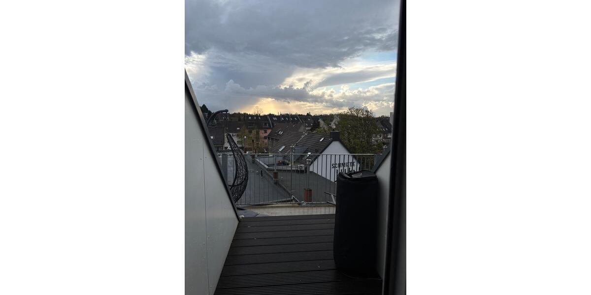 Dachgeschoßwohnung Köln Nippes - 3 Zimmer, 120 m&sup2;, 1.750&euro; | Angebot:26695577