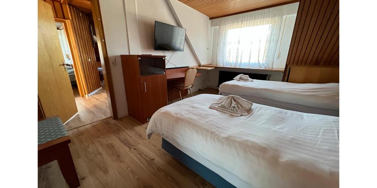 Wohnen auf Zeit Plettenberg - 3 Zimmer, 80 m&sup2;, 15&euro; | Angebot:10682592