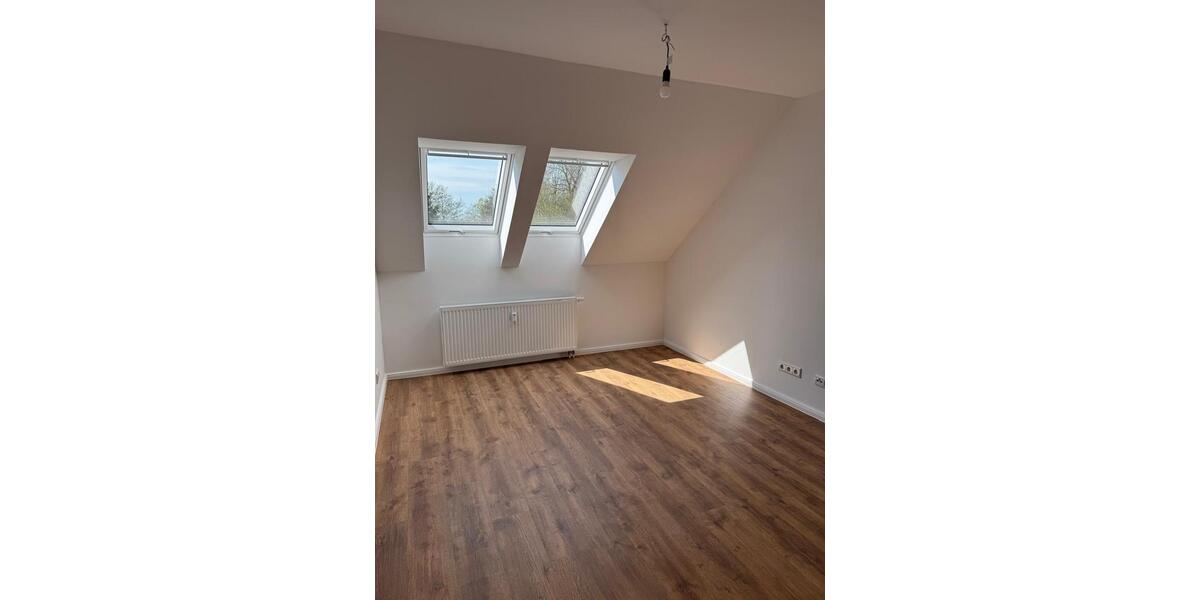 Dachgeschoßwohnung Mittenwalde - 2.5 Zimmer, 77 m&sup2;, 1.043&euro; | Angebot:26454066
