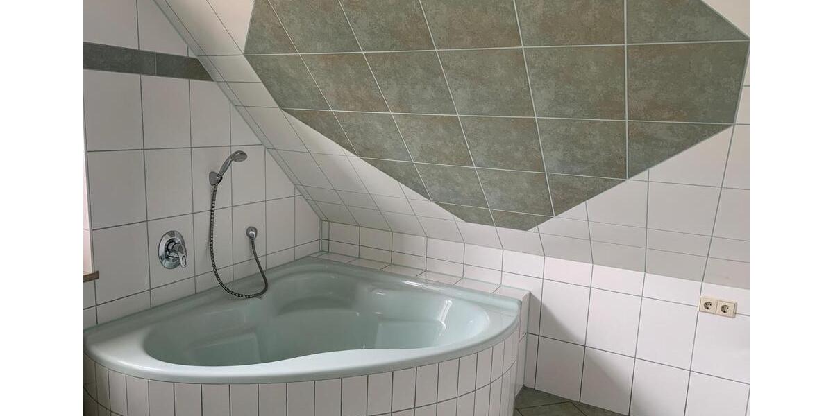 Maisonettenwohnung Oelsnitz (Erzgebirge) - 5 Zimmer, 121 m&sup2;, 1.016&euro; | Angebot:25150196