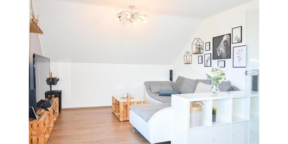 Dachgeschoßwohnung Sennfeld - 4.5 Zimmer, 108 m&sup2;, 1.030&euro; | Angebot:25900773