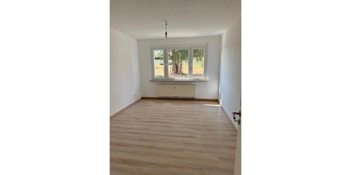 Hochparterre Waldheim - 3 Zimmer, 61 m&sup2;, 399&euro; | Angebot:24002246