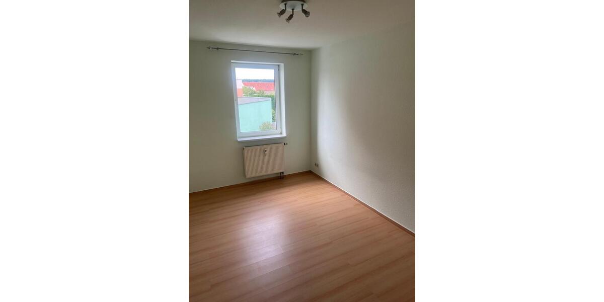 Etagenwohnung Eisenberg - 3 Zimmer, 70 m&sup2;, 630&euro; | Angebot:24524293