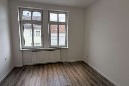 Wohnung Wuppertal Heckinghausen - 6 Zimmer, 132 m&sup2;, 1.300&euro; | Angebot:27255653