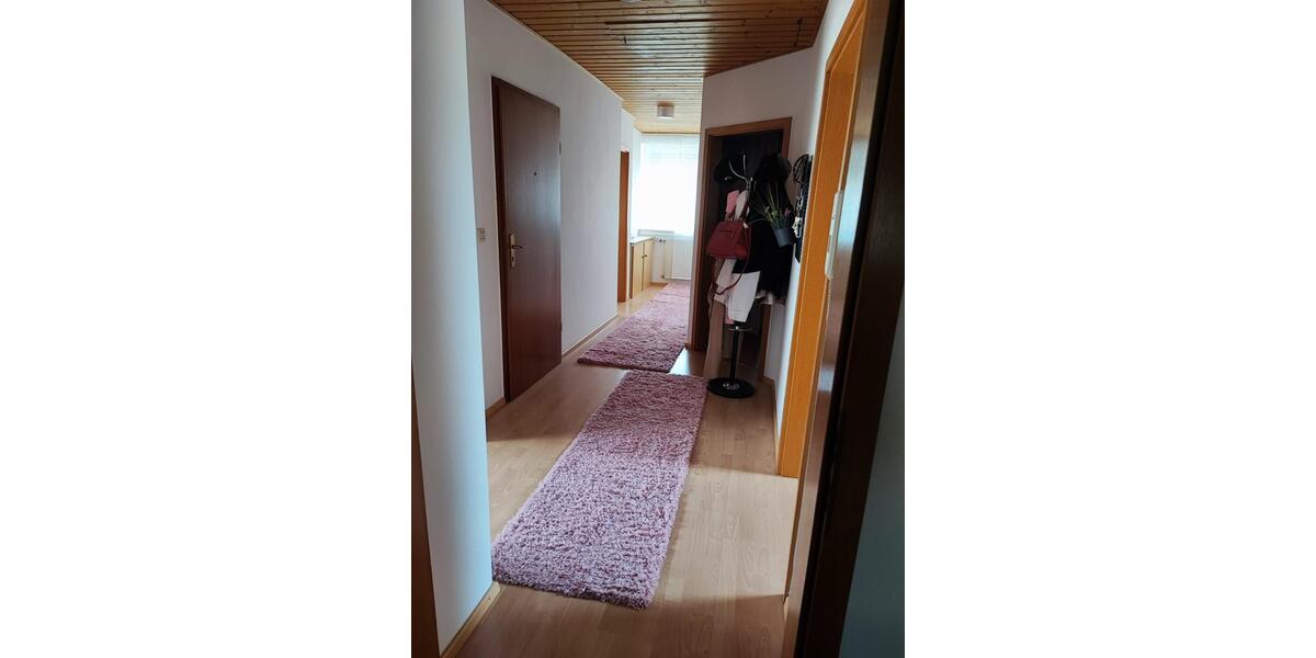 Dachgeschoßwohnung Deiningen - 3.5 Zimmer, 75 m&sup2;, 560&euro; | Angebot:26126815