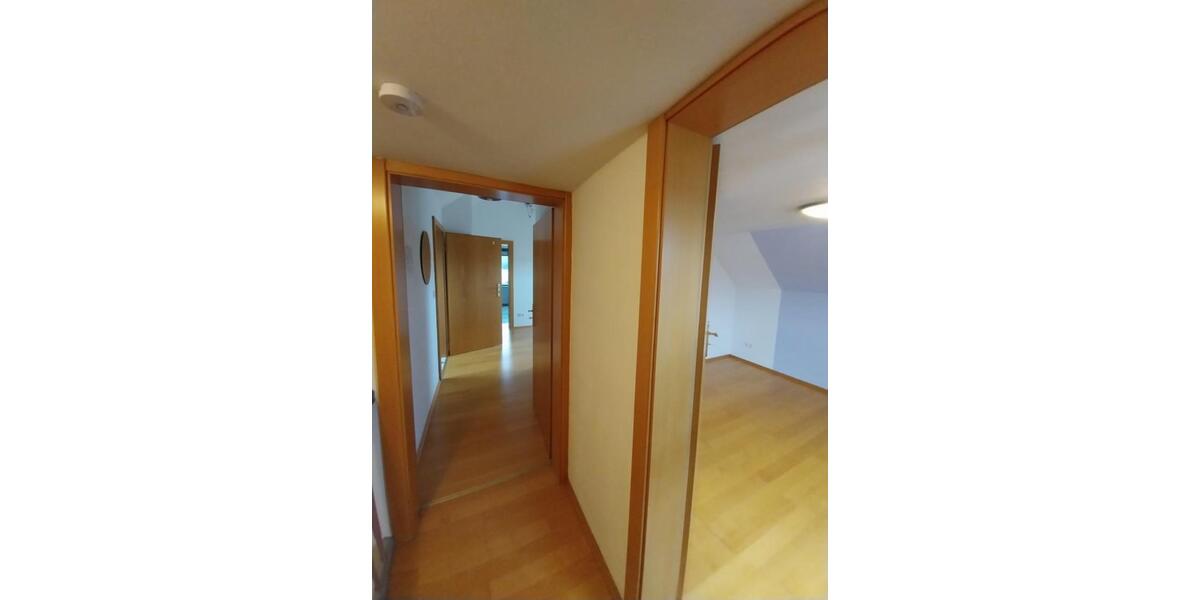 Dachgeschoßwohnung Regenstauf - 2 Zimmer, 550&euro; | Angebot:21606544