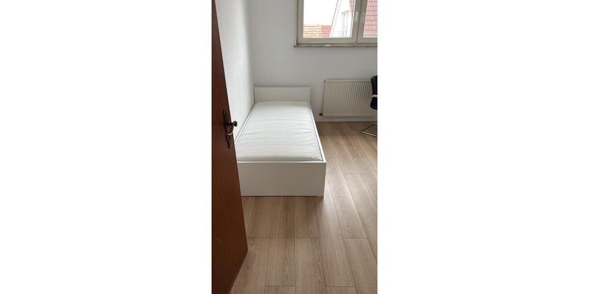 Wohnen auf Zeit Stutensee - 1 Zimmer, 127 m&sup2;, 690&euro; | Angebot:26402553