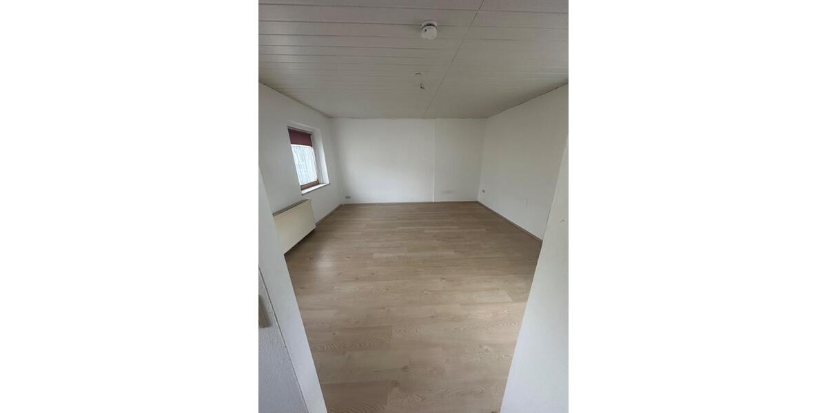 Etagenwohnung Schöneck/Vogtland Vogtland - 1 Zimmer, 32 m&sup2;, 200&euro; | Angebot:25832500