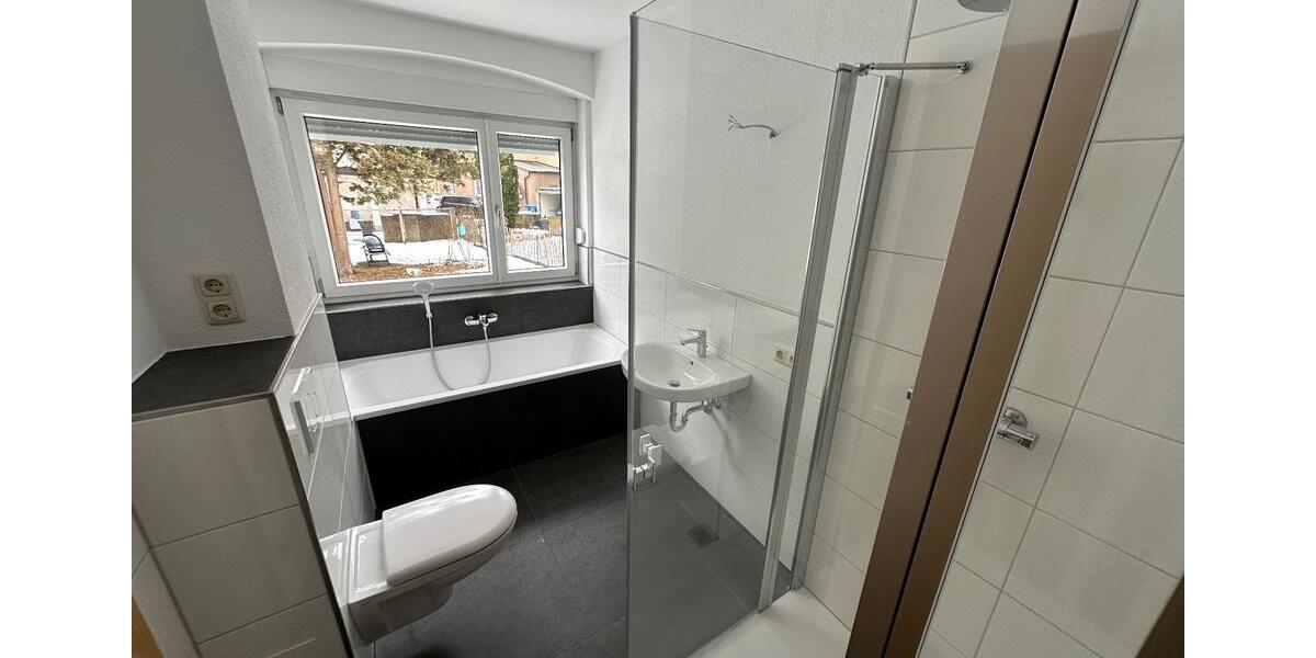 Erdgeschoßwohnung Weiden in der Oberpfalz - 4 Zimmer, 82 m&sup2;, 820&euro; | Angebot:24748437