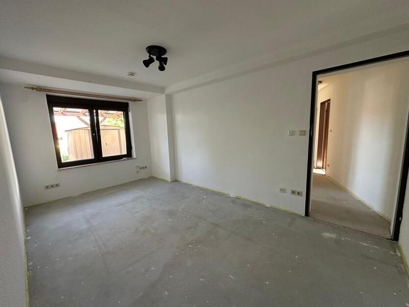 Haus zu vermieten mit Garten und Stellplatz zimmer
